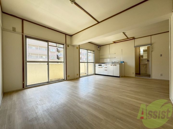 明石貴崎鉄筋住宅10号棟の居間