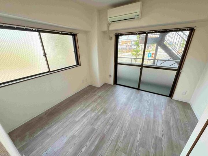 リベラルハイツの居間