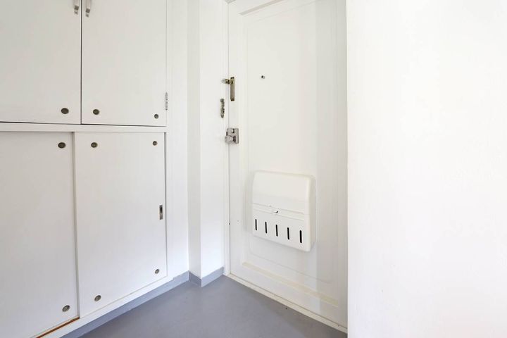 ビレッジハウス美園1号棟の玄関