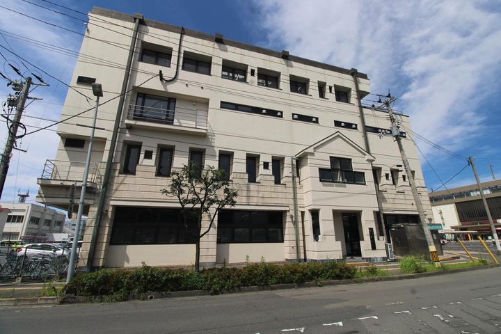 エルミーナBの周辺