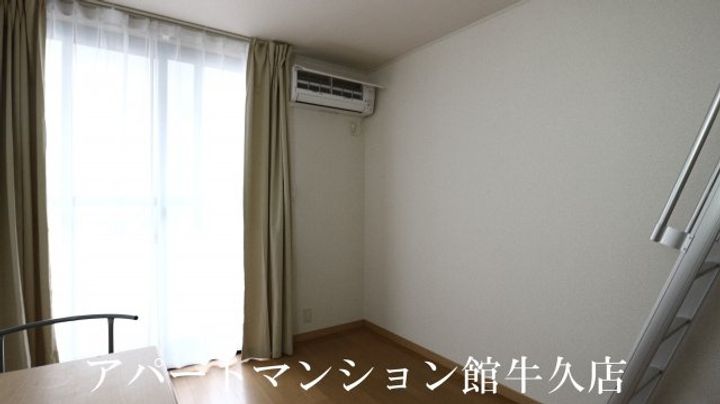 レオパレスいずみの居間