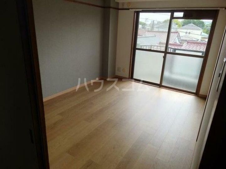 和泉コーポの居間