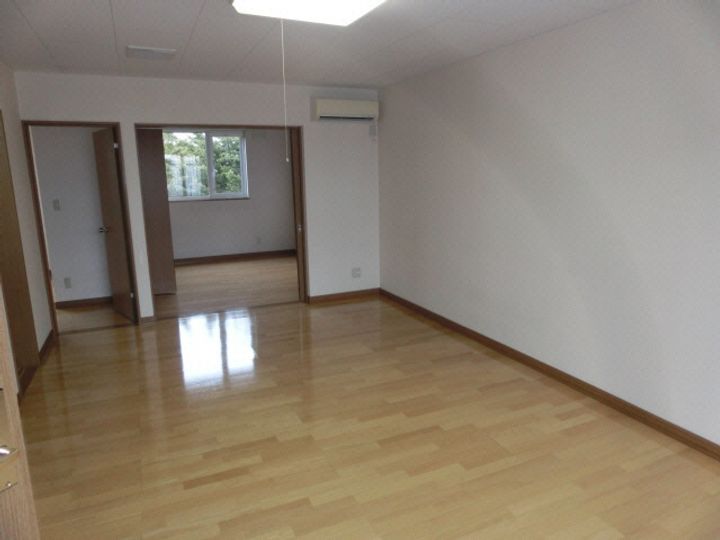 プリウスIIの居間