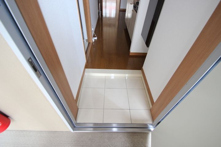 ウイング昭和町の玄関