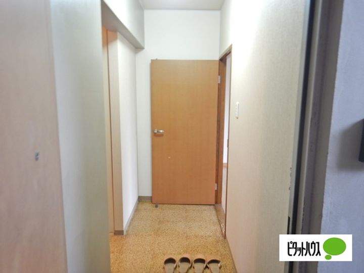 守口東ピラミッドマンションの玄関