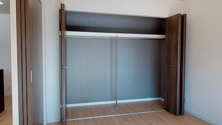 サンビル守恒の内装