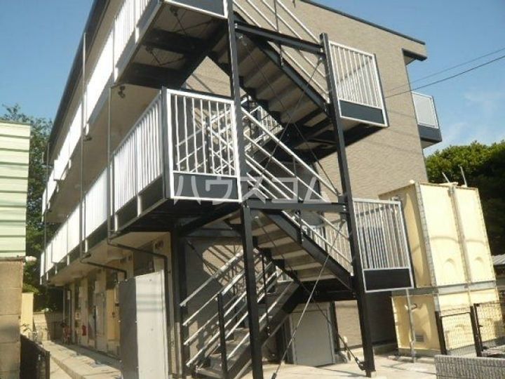 レオパレスプランドールKの玄関