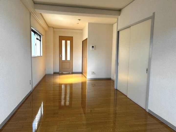 ベルシャトー加登の居間