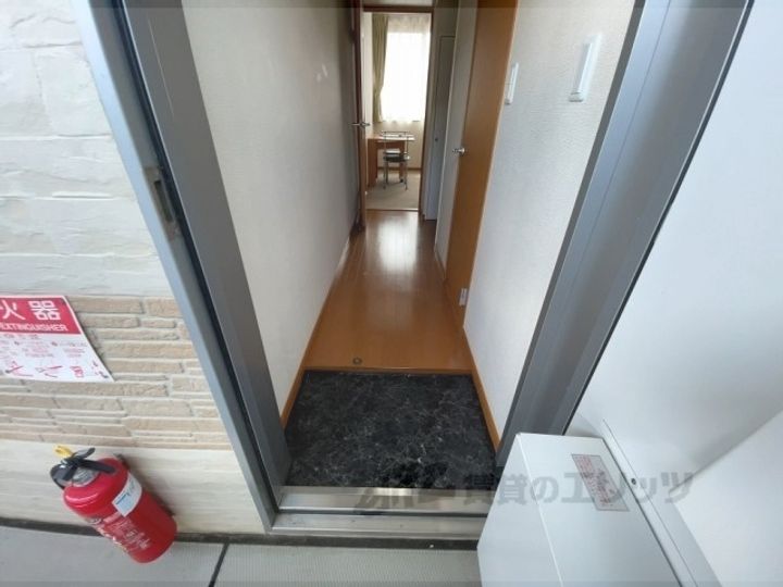 レオパレスアビデ松原町の玄関