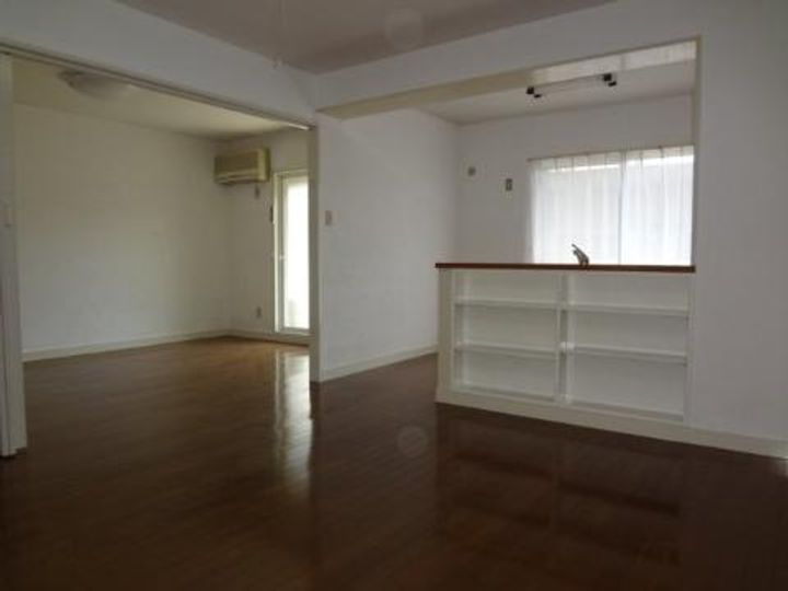 グリンビーハイツの居間