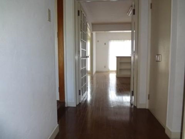 グリンビーハイツの玄関