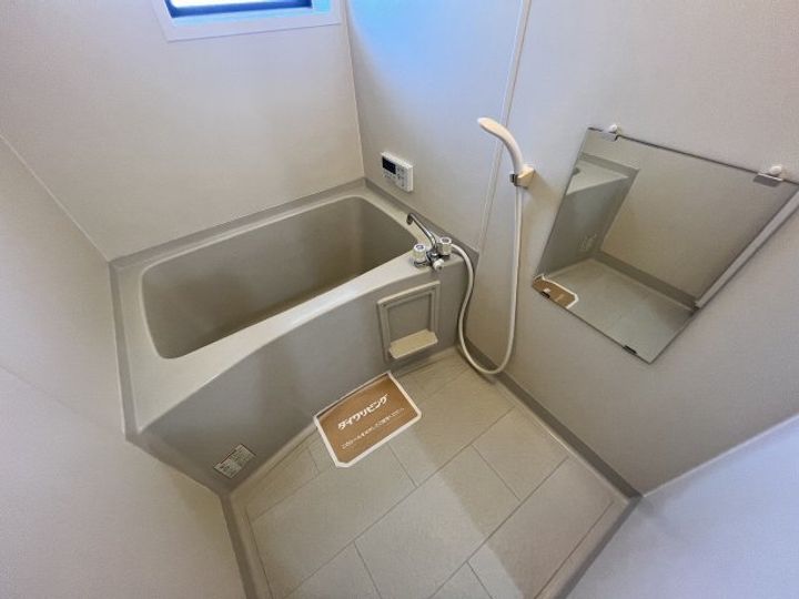 メゾンソレーユA棟の風呂