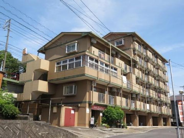 フラットサンパールの外観