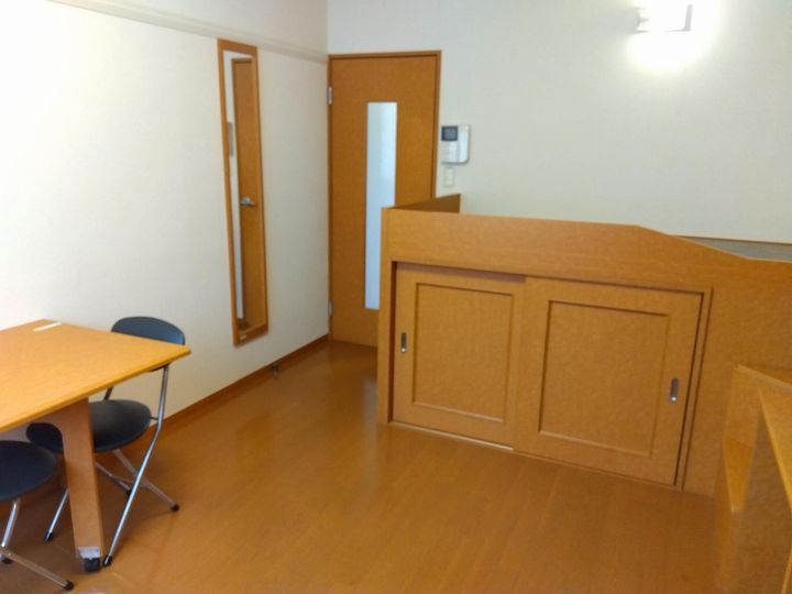 レオパレスカマン セジュールの内装