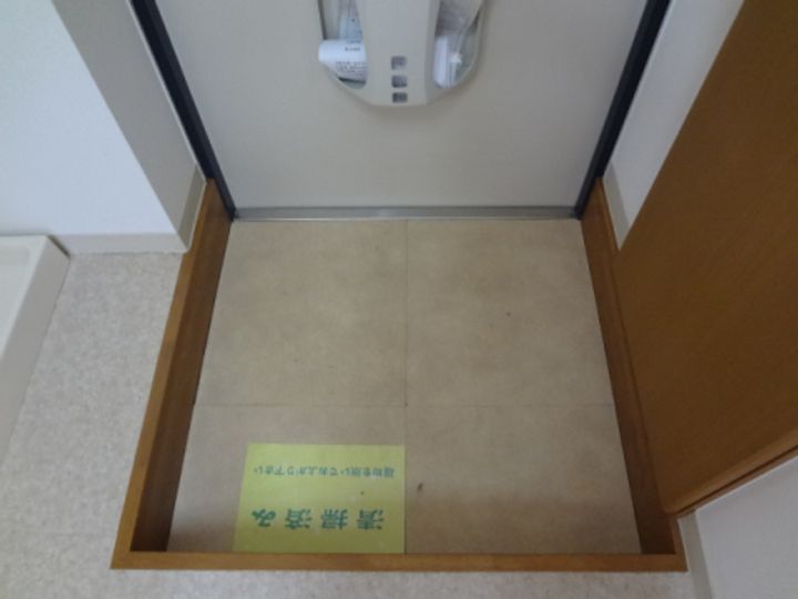 グランドソレーユ大瀬の玄関