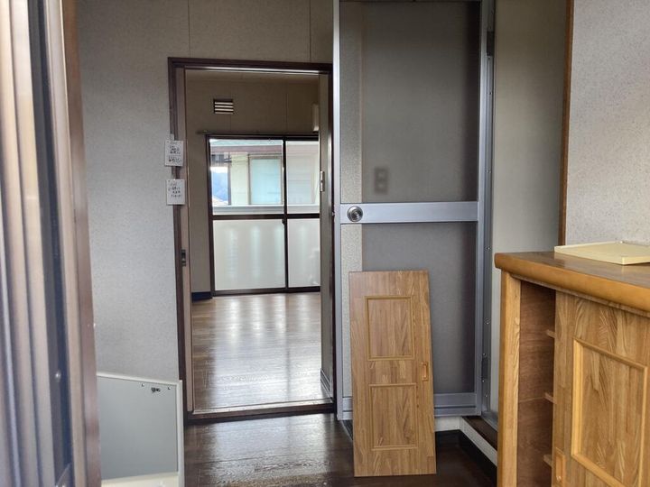 クオリティ曙Aの玄関