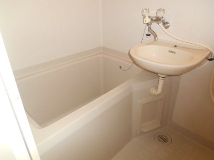 ヒルトップ金沢文庫Iの風呂