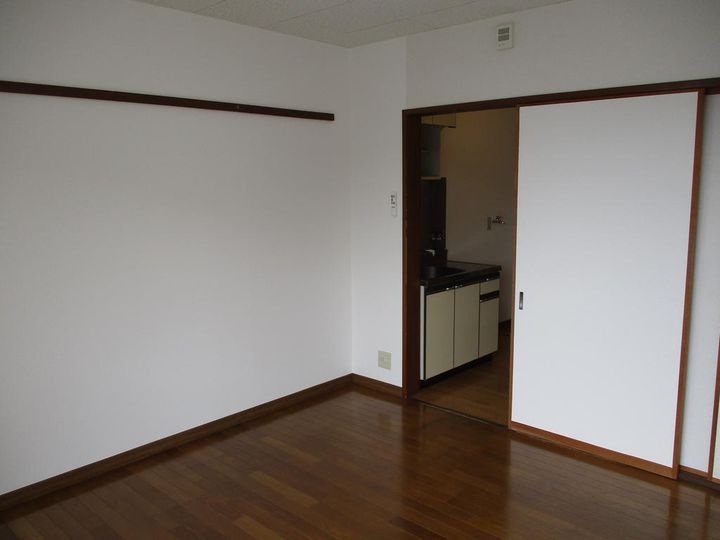 ハイツいずみの居間