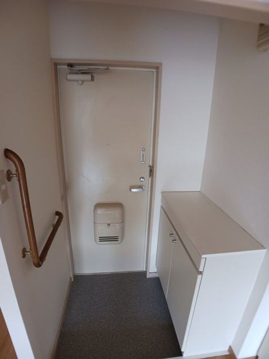 群馬県高崎市石原町(アパート)の賃貸物件の玄関