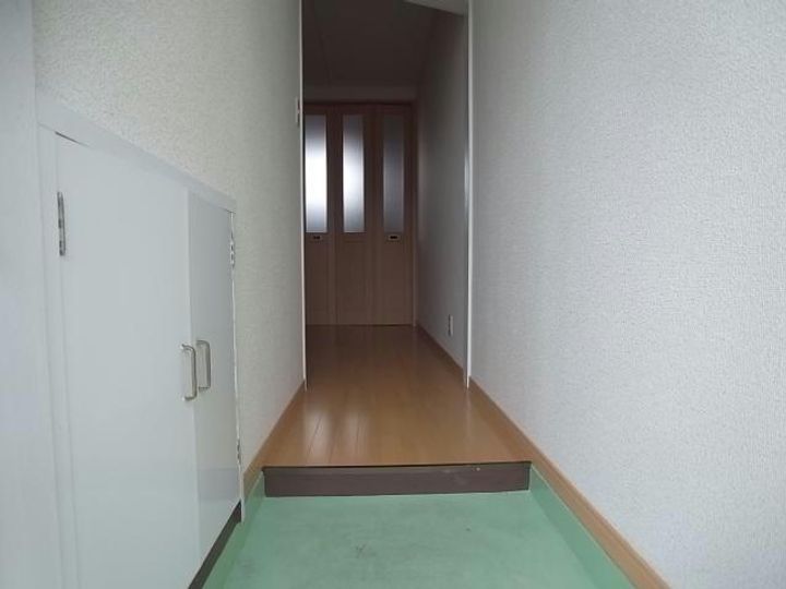 岐阜県各務原市那加前野町3(アパート)の賃貸物件の玄関