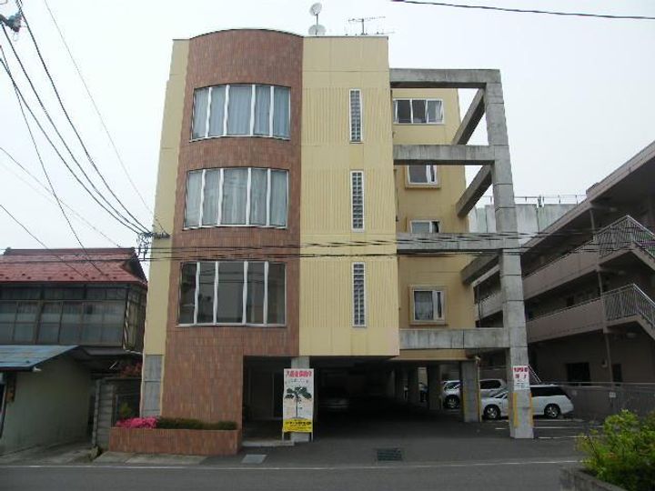 クリスタルガーデンの外観