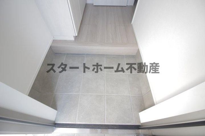 徳島県鳴門市撫養町立岩字七枚(アパート)の賃貸物件の玄関
