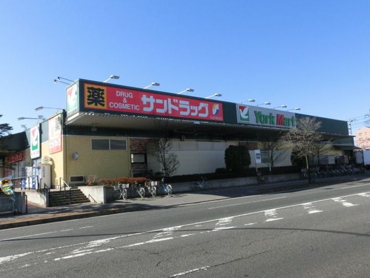 フェニックスFの周辺