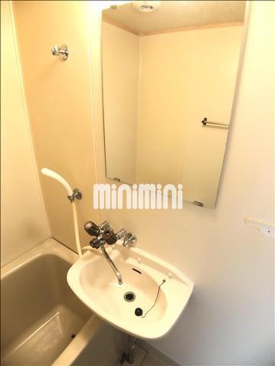 ワンハイツ  オカムラの内装