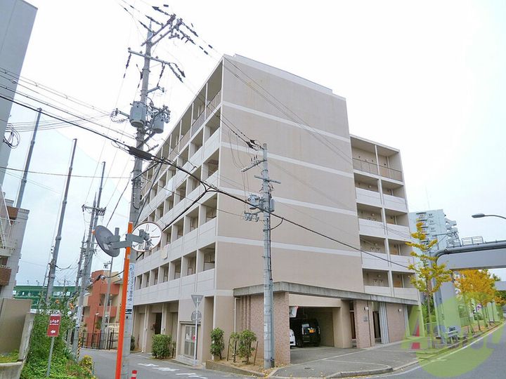 アーデン千里中央の外観