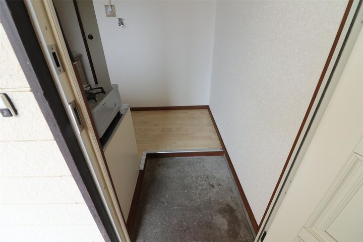 メゾンラフォーレの玄関