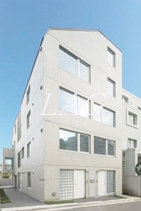 エスセナーリオ市ヶ谷の外観