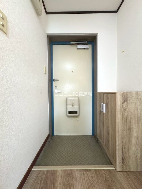 鹿児島県霧島市国分中央2(マンション)の賃貸物件の玄関