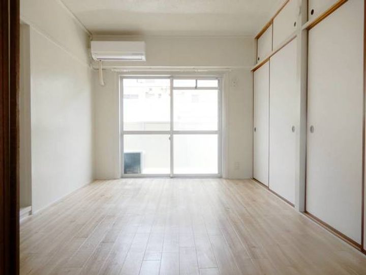ビレッジハウス中野1号棟の居間