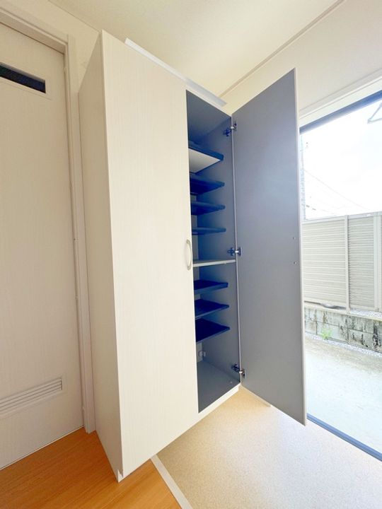 狭山市水野 1R 築浅 アパートの玄関