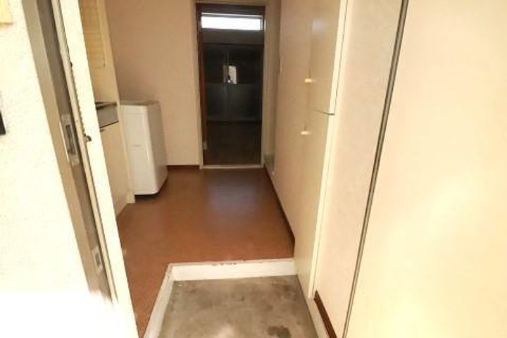 シティパレス深谷7-2の玄関