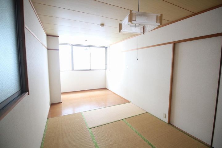 タケムラビルの内装