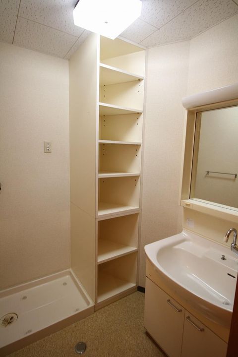 タケムラビルの内装