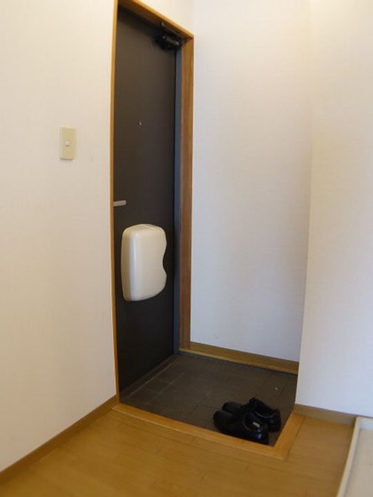 サンパティークBの玄関