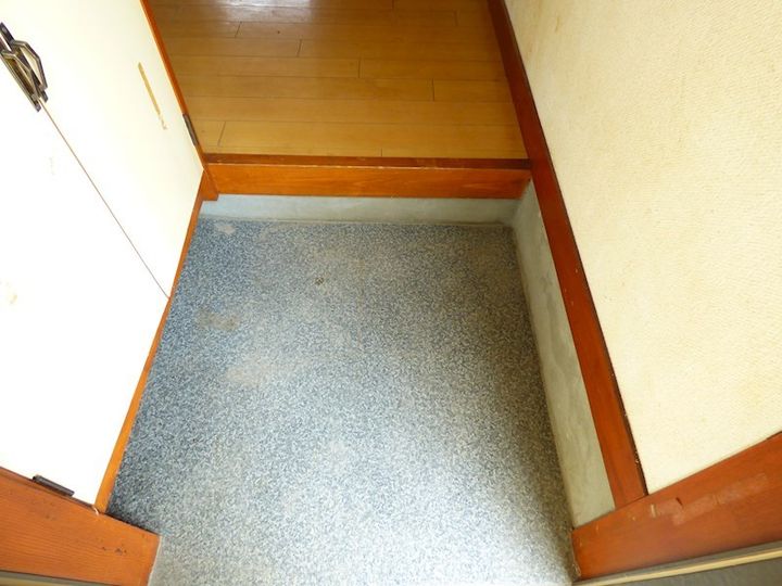 東京都府中市四谷2(アパート)の賃貸物件の玄関