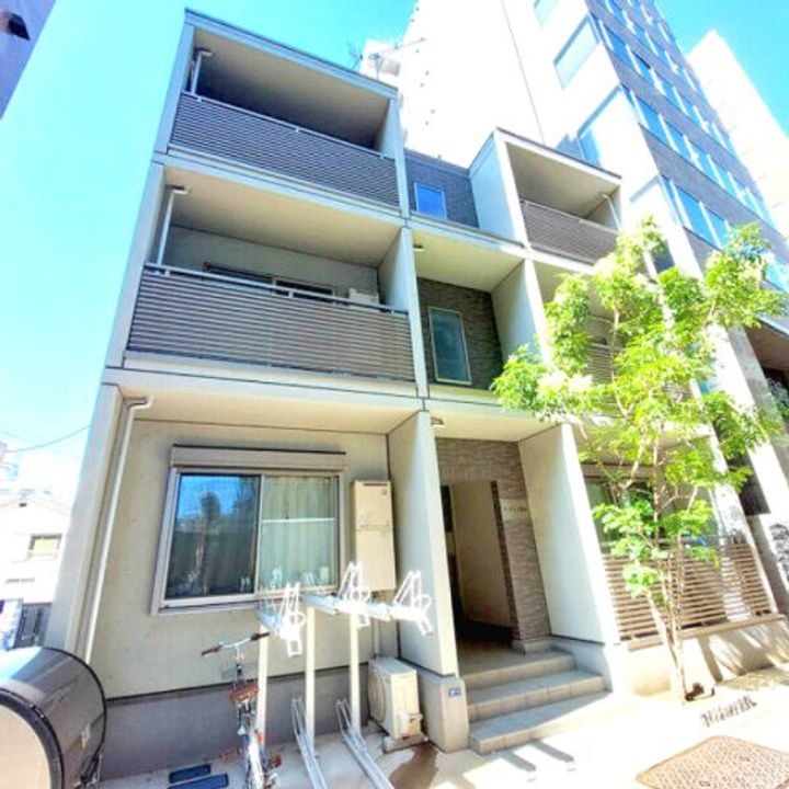 サンアローズ初台の外観