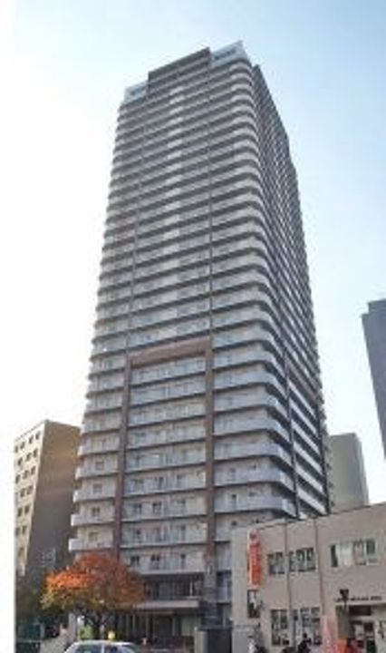 ティアラタワー中島倶楽部の外観