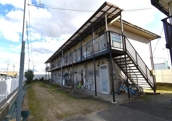 コーポ米原Bの外観