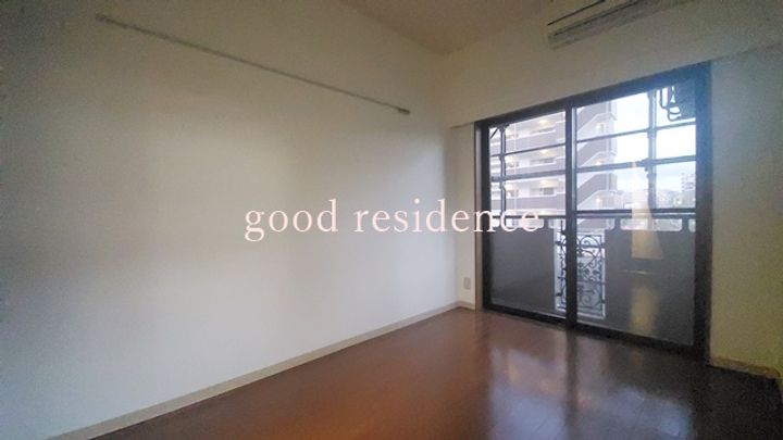 グリフィン横浜・メディオの居間