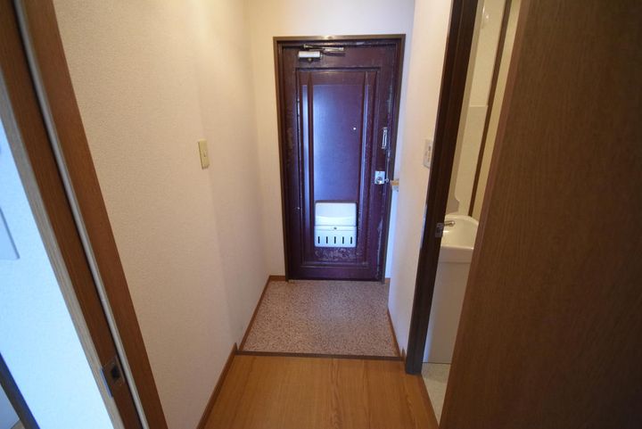 大阪府藤井寺市大井5(マンション)の賃貸物件の玄関