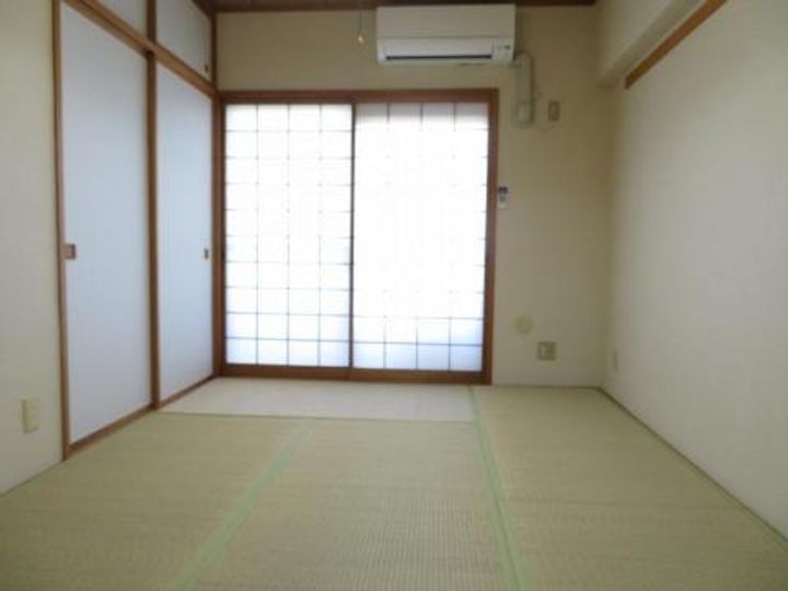 朝日プラザエザース長根公園の居間