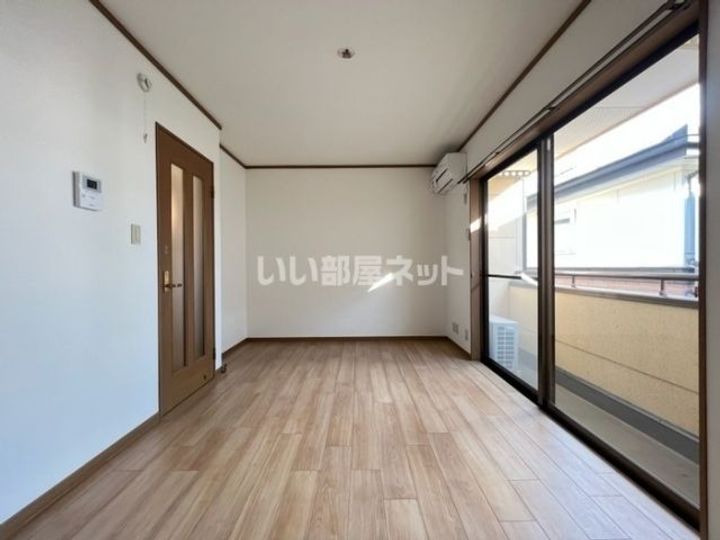 栃木県宇都宮市花園町(アパート)の賃貸物件の居間