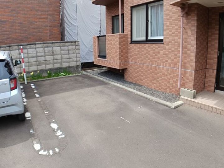 グレイシャス西麻生の地図