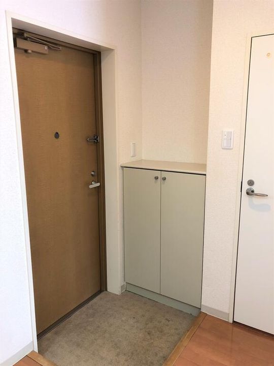 グリーンネストの玄関