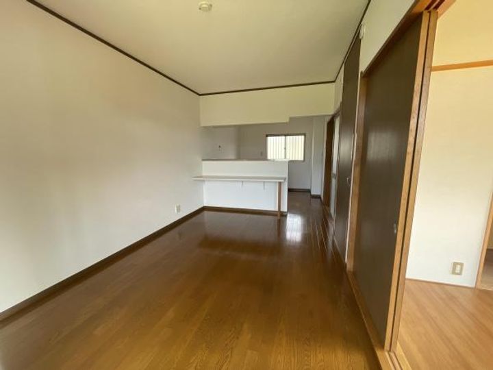 サンライズの居間
