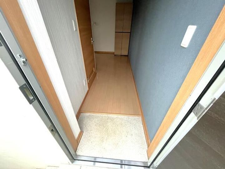東京都世田谷区宮坂3(マンション)の賃貸物件の玄関